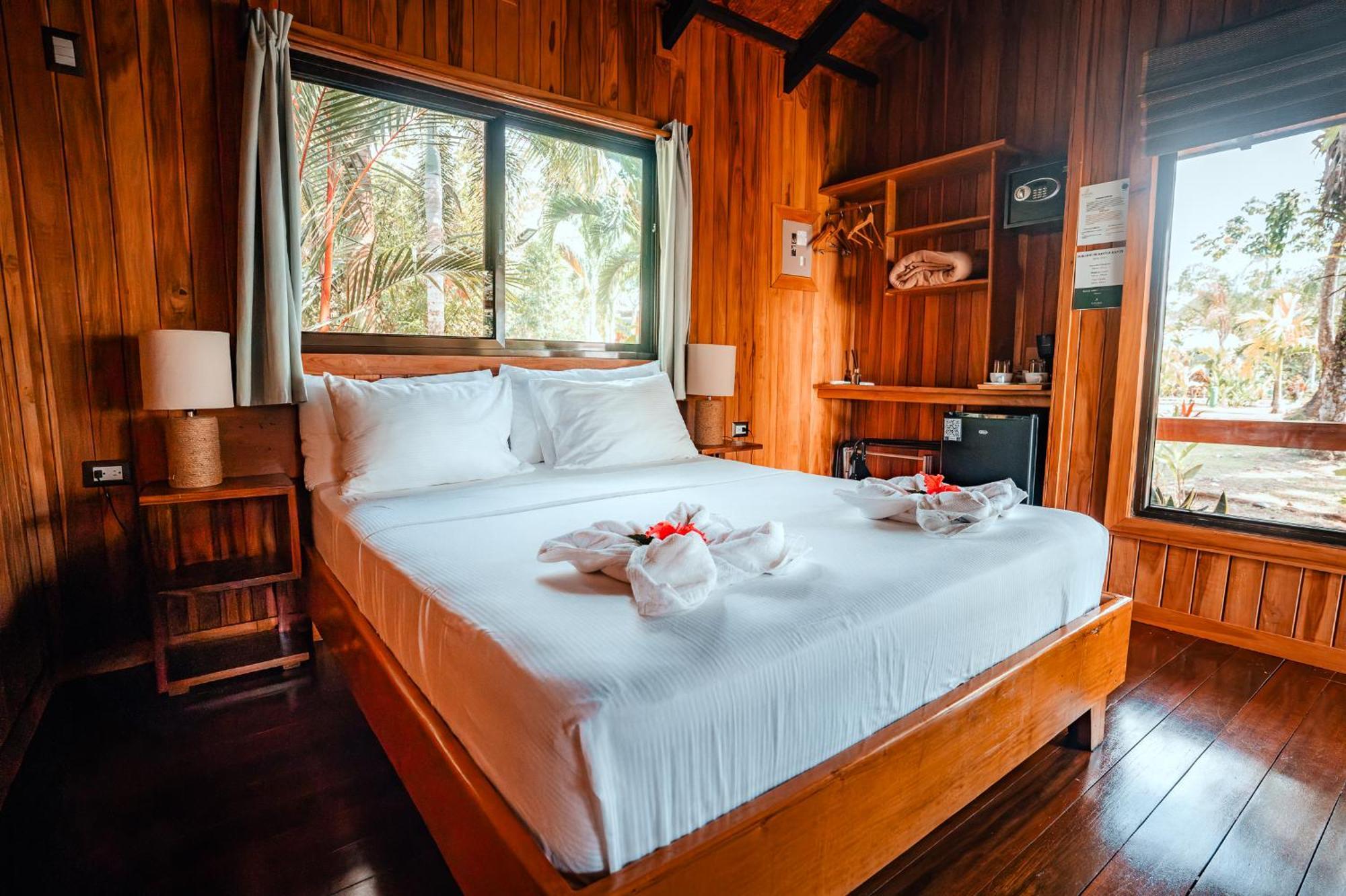 Natural Drake Bay Hotel Boutique Zimmer foto